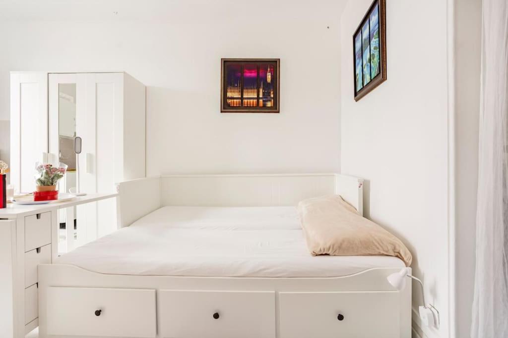 Paris Tourist Apartment, France Stains Bagian luar foto